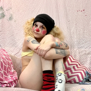 pissy the clown photo gallery by Alice Bean