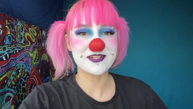 Clowngirl Makeup Tutorial video from Alice Bean