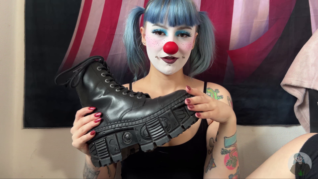 CLOWNGIRL STOMPERS video from Alice Bean