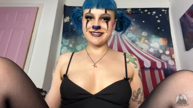 Worship Me video from Alice Bean