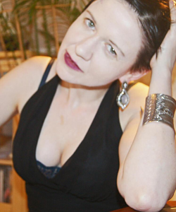 Alison Catherine at APClips.com