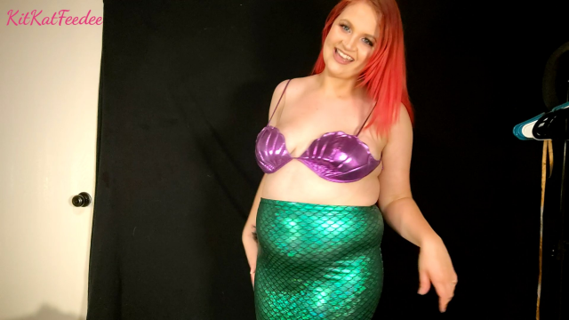 KitKatFeedee Costume Try-on video from KinkyCurvyKat