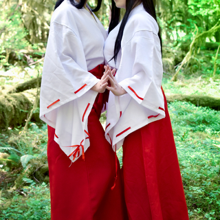 Kikyo and Kagome W Foxycosplay HD Photoset photo gallery by Amyfantasy