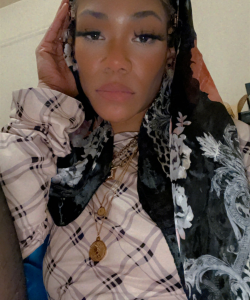 Andi Quynh at APClips.com