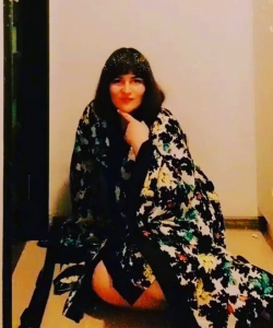 Anna Sama at APClips.com