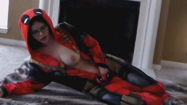 Deadpool DP- with inflatable vibe plug and dildo video from AnnSulu