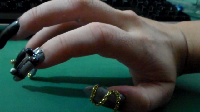 Drumming my long nails video from AnnSulu