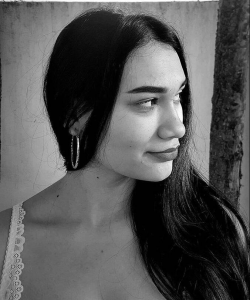 Bella at APClips.com