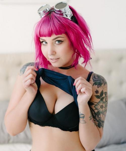 Ava Arachnie contest photo