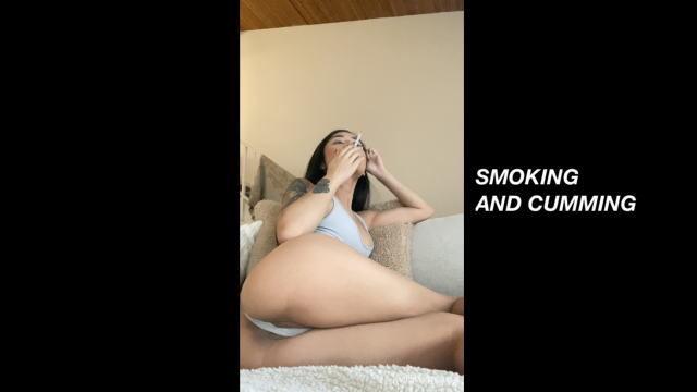 Smoking and Cumming video from Avery Black