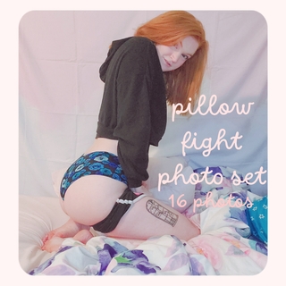 pillow fight photo gallery by Squeezypeach
