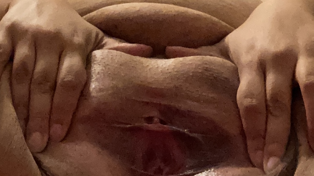 Clit Play video from bellalive