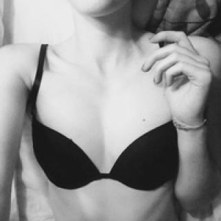 Artemis Graves photo