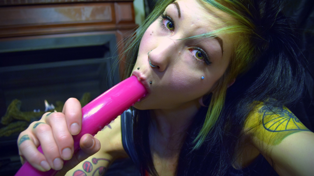 Deadpool Deepthroats and DPs video from Cattie