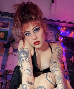 Cece Chameleon at APClips.com