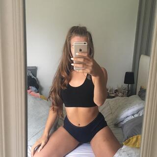 Chelsea Louise photo