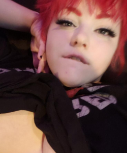 Nya Valentine at APClips.com