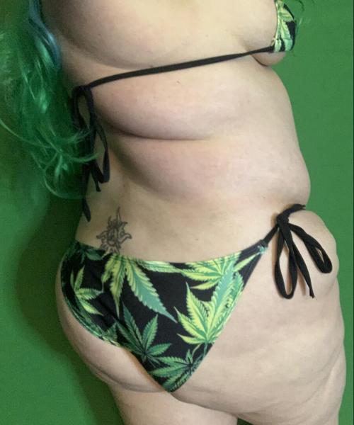 GreenEyedFreakyMom contest photo