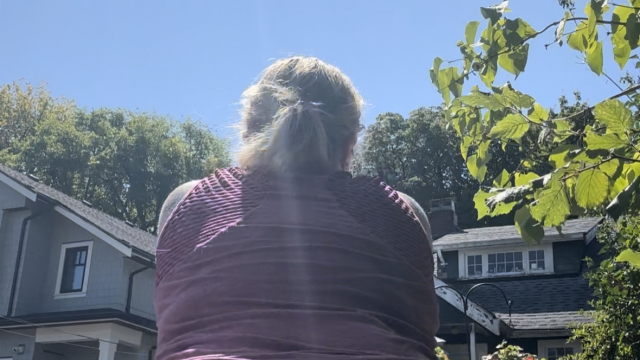 Buttcrack exercising outside video from GreenEyedFreakyMom