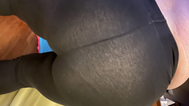 Granny panties and leggings Shake that ass video from GreenEyedFreakyMom