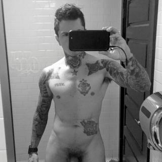 Sam Crux photo