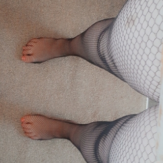 Feet in view photo gallery by MrsLaraV