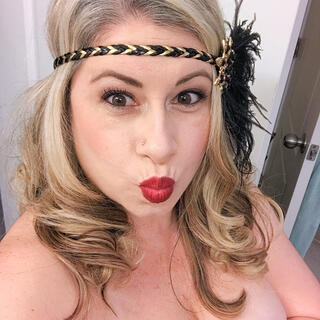 Curvy4urpleasure photo