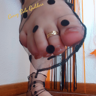 Curvy Sole Goddess photo
