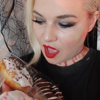 Curvy Sole Goddess photo