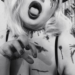 Curvy Sole Goddess photo