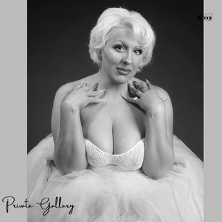 MONROE photo gallery by Goddess Alimony