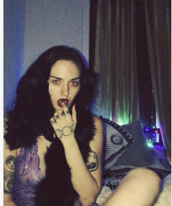 Dakota at APClips.com