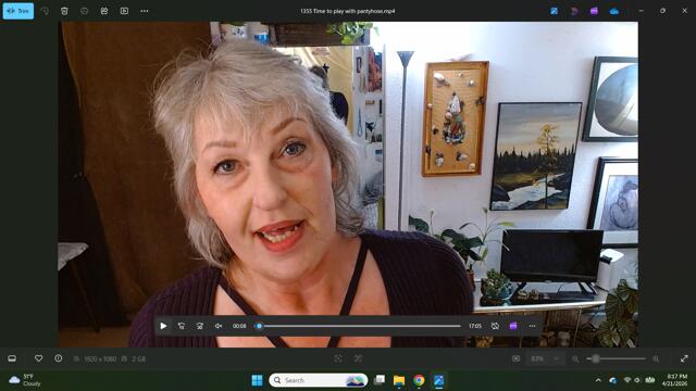 1350 Pantyhose Playtime with Thick and delicious, full figured DawnSkye1962 video from Dawn Skye