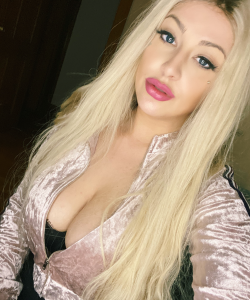 Deja Doll at APClips.com