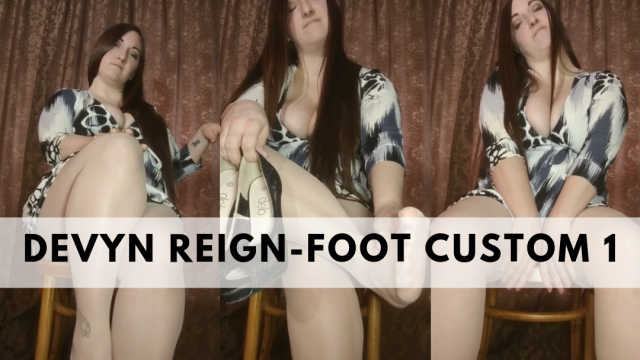 Devyn Reign Sore Sweaty Feet video from Devyn Reign