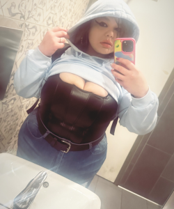 Dezzy at APClips.com