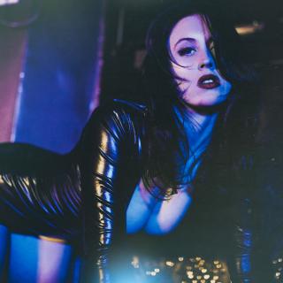 Dominatrix Alison photo