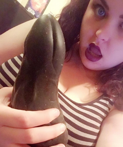 Liz De Luxe at APClips.com