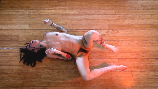 Chok*ing  + SQUIRTING all over myself video from Eli Skye