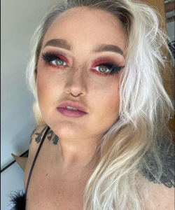 Elizabeth Dresden at APClips.com