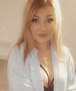 Ellebxoox at APClips.com