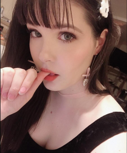 EllePurrs at APClips.com