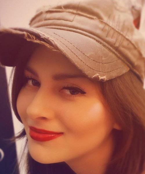 Ellie Idol contest photo