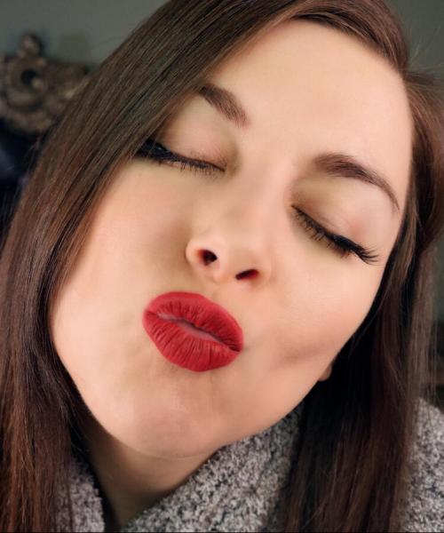 Ellie Idol contest photo