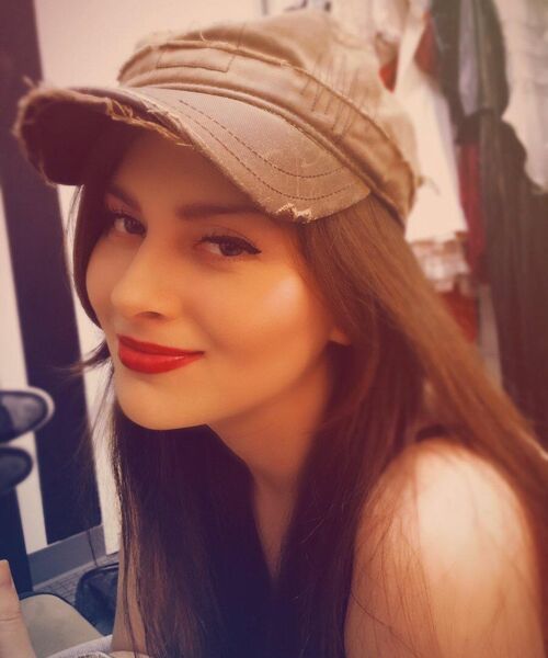 Ellie Idol contest photo