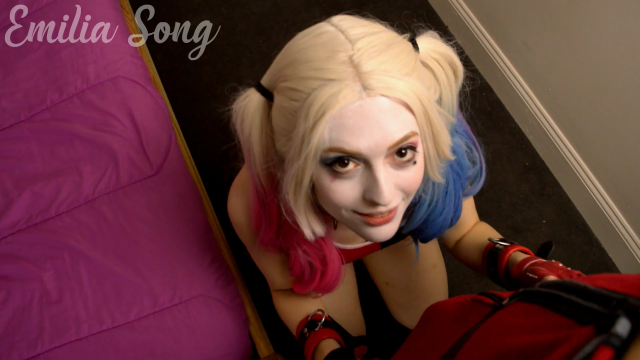 Harley Quinn & Deadpool Blowjob video from Emilia Song