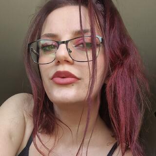 Emma Peach photo