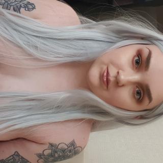 Icy Queen photo gallery by Everlyn