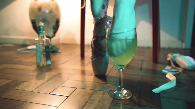 Kinky Ballerina Cooling Her Feet video from Evol Feet