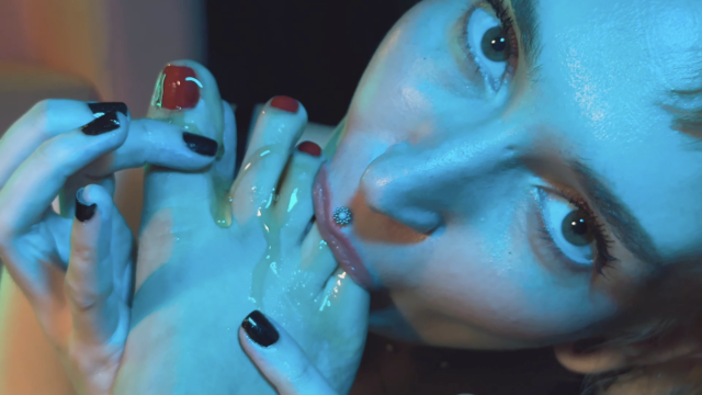 Please Suck My Sticky Toes video from Evol Feet